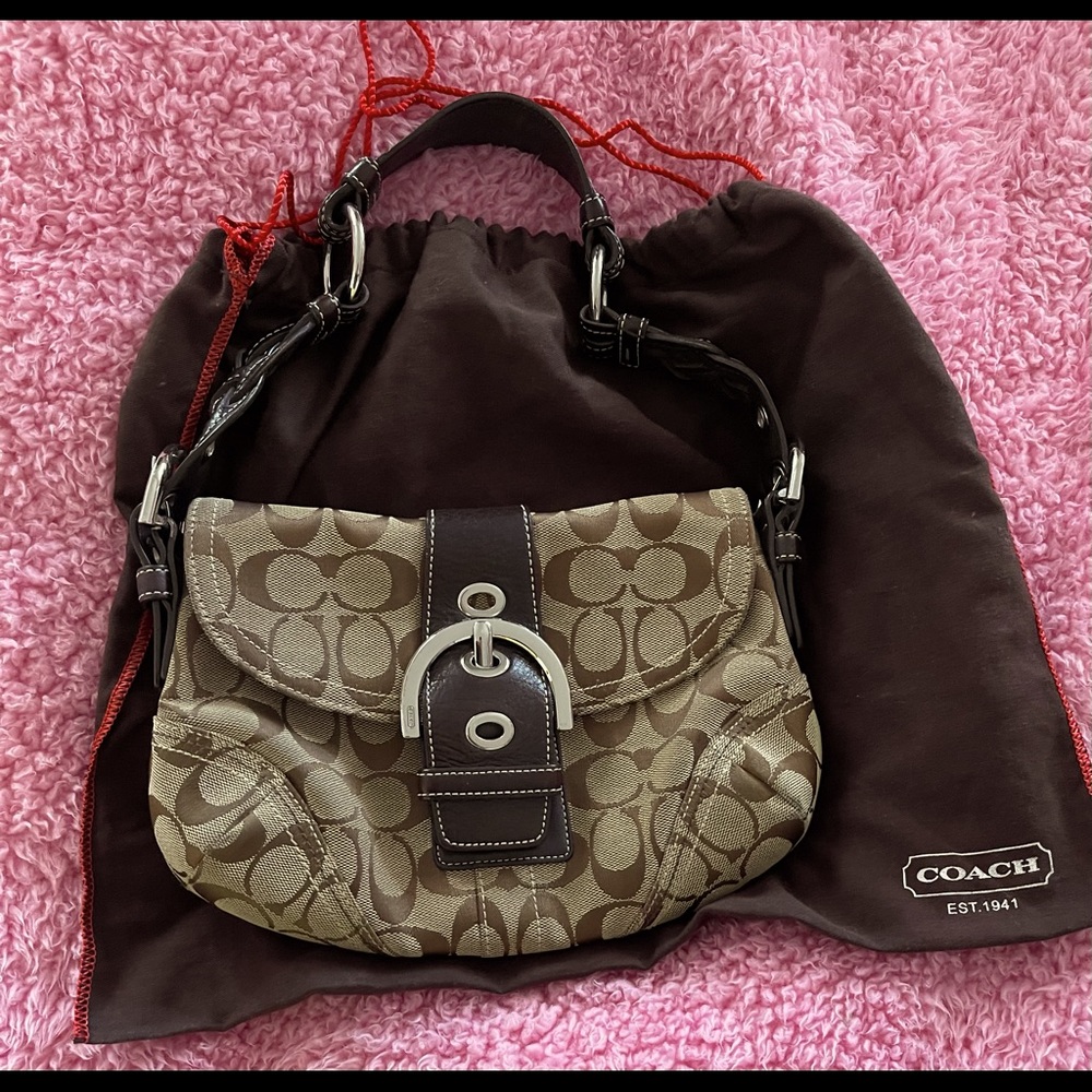 Coach SOHO Signature Shoulder Bag👜